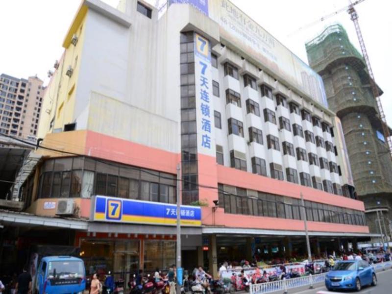 7天酒店南宁南湖公园麻村地铁站店 外观 照片