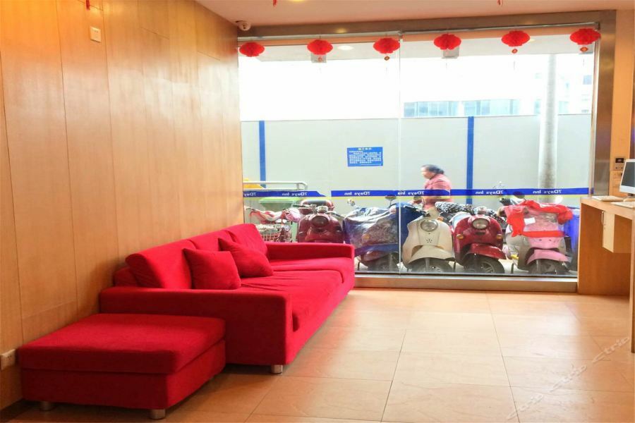 7天酒店南宁南湖公园麻村地铁站店 外观 照片
